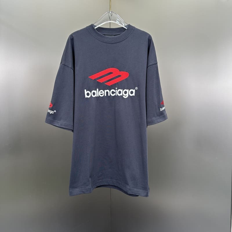 Camiseta Balenciaga Logo Embroidered Preta