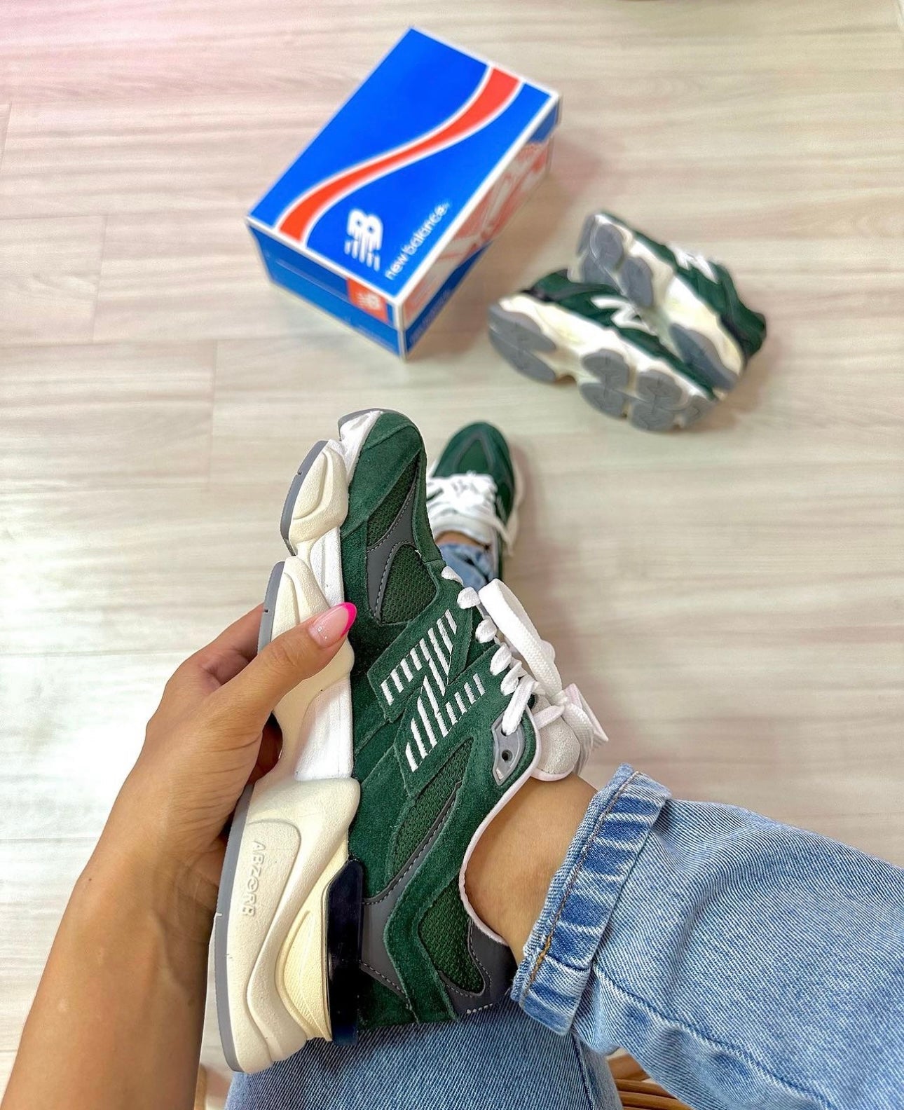 Tênis New Balance verde low lançamento oferta + relógio de brinde