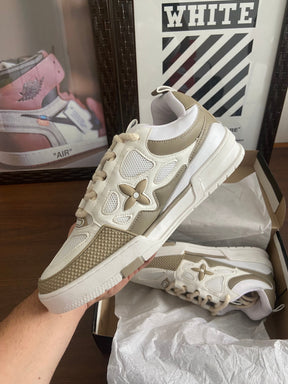 Tênis Louis Vuitton Trainer - Bege