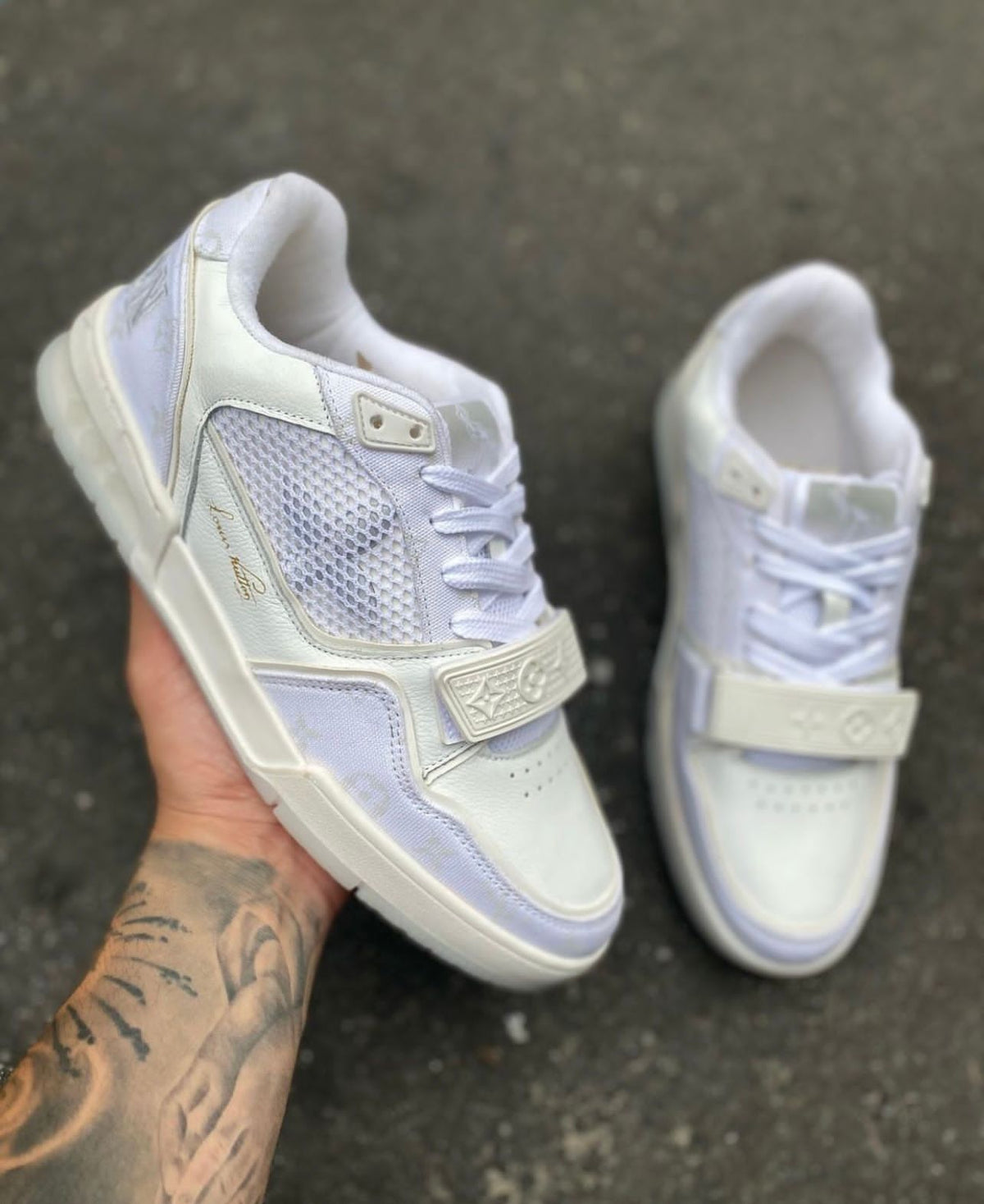 Tênis Louis Vuitton Trainer Velcro - Branco