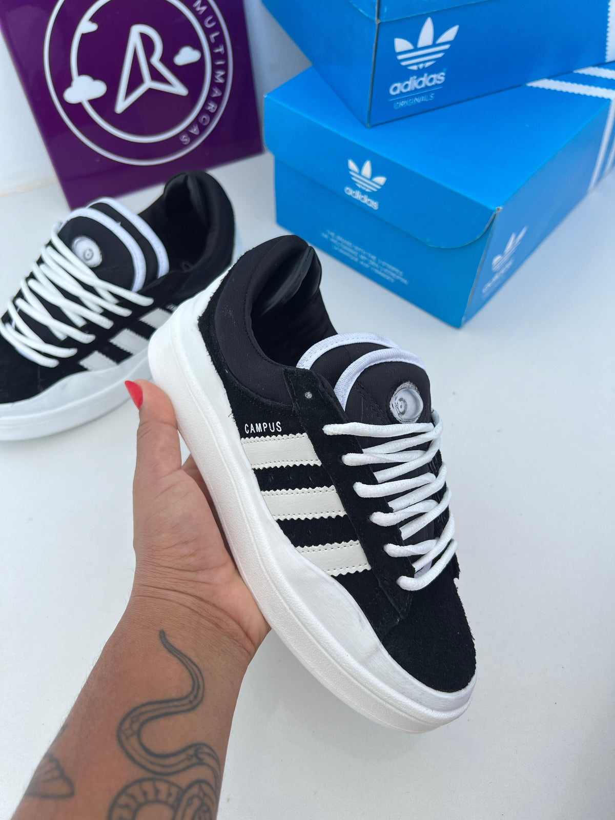 ADIDAS BAD BUNNY - PRETO